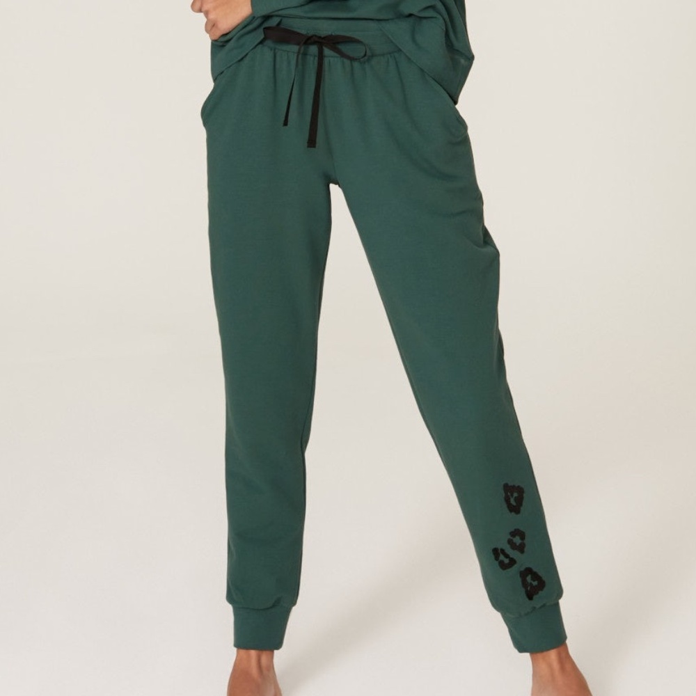 Bedhead Pajamas, Emerald Leopard Sweatpants, XS
